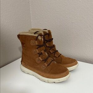 Sorel Tan Suede Lace-Up Boots